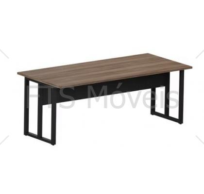mesa refeitorio maranello
